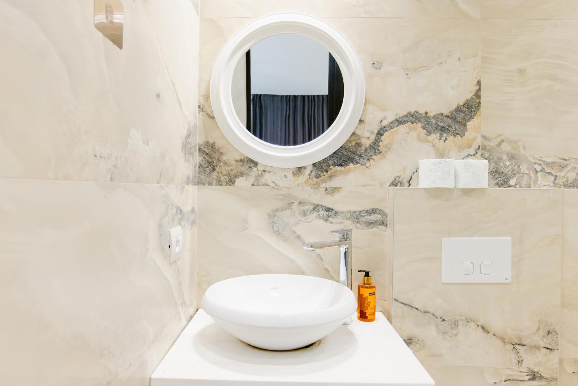Durres Str Modern Apartments - The Nest ティラナ エクステリア 写真