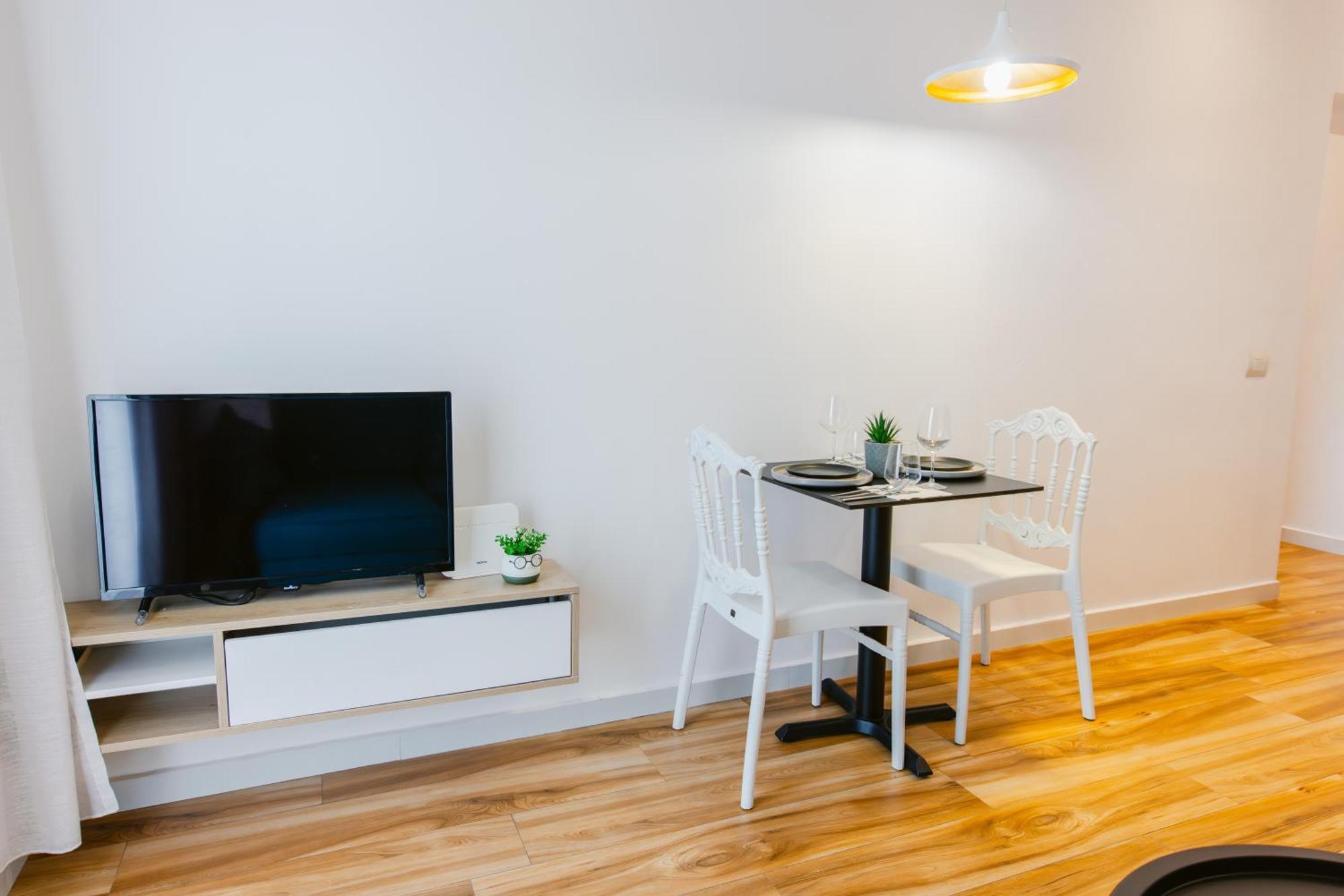 Durres Str Modern Apartments - The Nest ティラナ エクステリア 写真